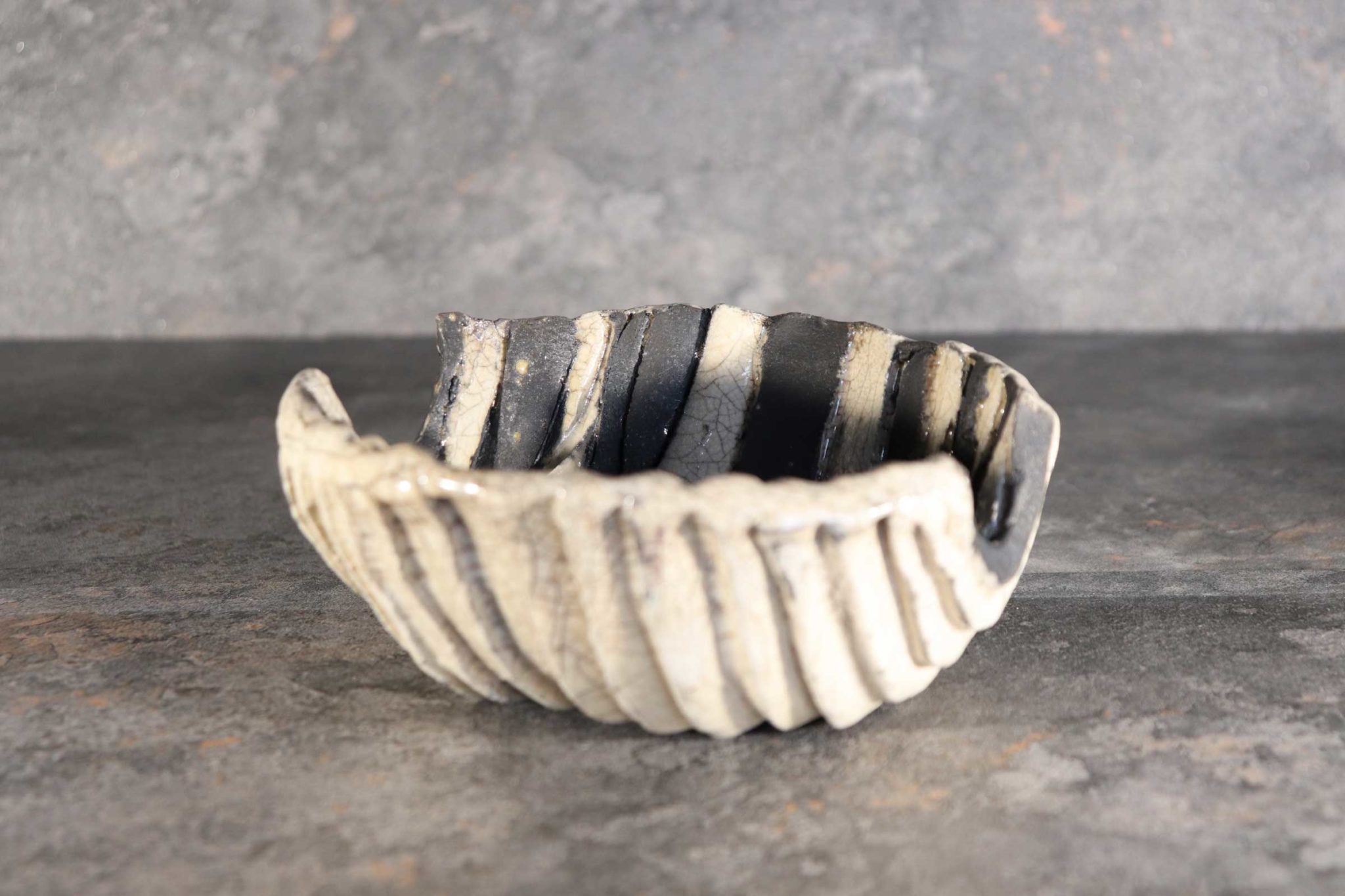 Portaoggetti Bianco Nero Raku Cici Art Clay Ceramica Raku