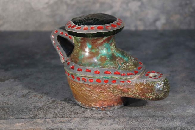 Lampada in ceramica artistica raku d‘ispirazione fantastica funzionante ad olio