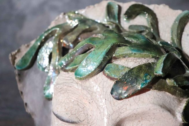 Maschera originale in ceramica raku "Artemide", fatta a mano ispirata dall'antica mitologia greca