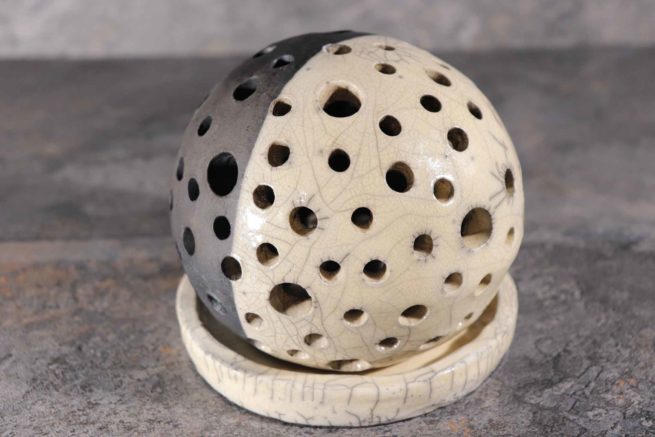 Ceramica raku porta lampada a sfera bianco nero