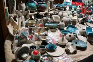 Piccoli oggetti d'arredo in Ceramica Raku di Cici Art Clay al Mercatino di Natale Asti 2021