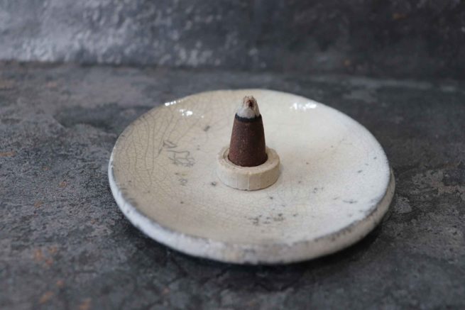 Brucia incenso raku bianco turchese a forma di campana, originale porta candela in ceramica artistica raku