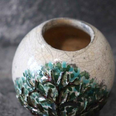 Vaso raku albero verde in ceramica artistica, realizzato interamente a mano