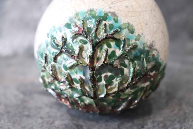 Vaso in ceramica d'arte raku, simbolo albero verde, fatto a mano