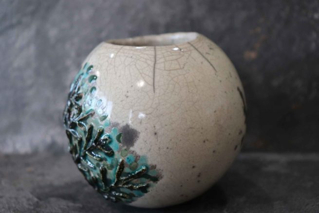 Vaso tondo raku ceramica artistica, decorato con il simbolo dell'albero