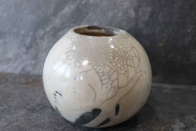 Vaso ceramica raku corallo rosso fatto a mano con la tecnica raku