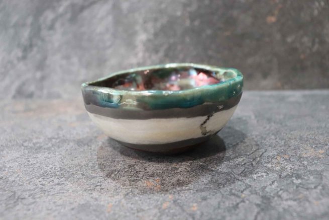 Ciotola in ceramica vaso raku fatto amano, lavorazione artigianale raku, vaso d'arredo raku, portagioie raku