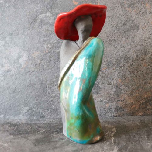 scultura su lastra di ceramica