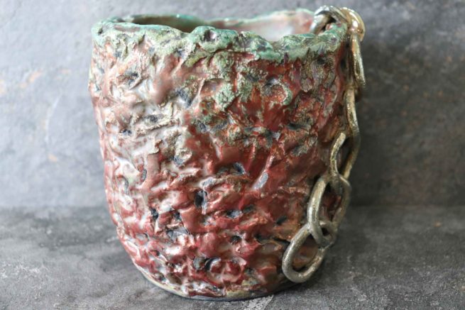 Vaso raku " catena d'oro" color rame con sfumature turchese in ceramica artistica giapponese raku. Manufatto artigianale realizzato e decorato interamente a mano.